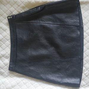 ▪️SOLD▪️Zara Leather Skirt 🖤